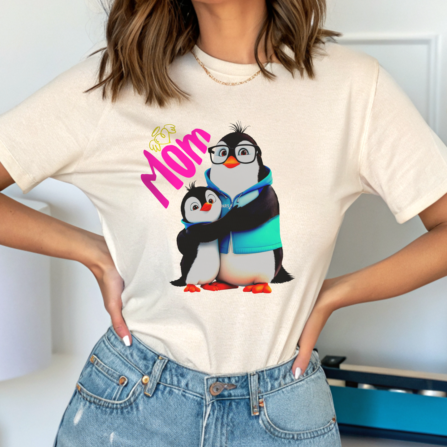 Mom Hug – Unisex T-shirt