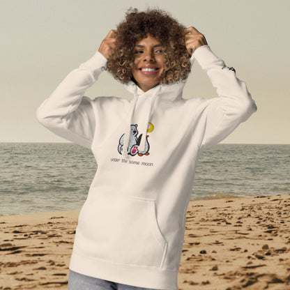 Eisbär & Pinguin im Mondlicht – Bestickter Unisex-Hoodie