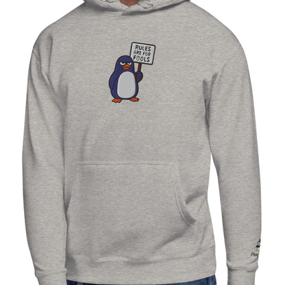 Rebellischer Pinguin mit Haltung – Bestickter Unisex-Hoodie